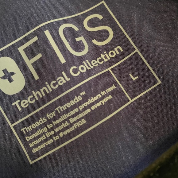 FIGS Delmas Top Large Navy - Picture 4 of 4